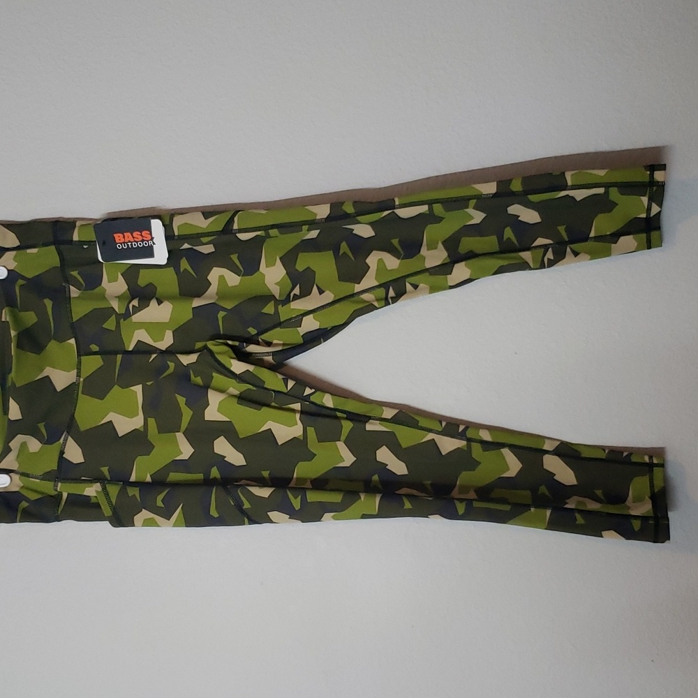 Bass outdoor size Lg camo leggings.
